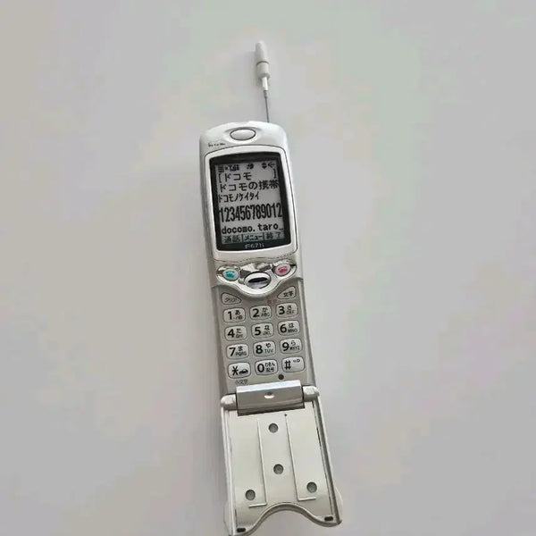 [BUNJANG] Docomo Flip Folder Mockup Phone Silver Y2K / 일본 고전 y2k 도코모 실버 일본 핸드폰 모형폰 목업폰