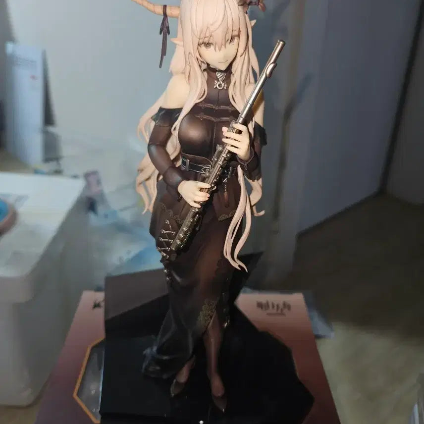 [BUNJANG] APEX Arknights Shining Figure "All-Out War" Version 1/7 Scale / 에이팩스 (APEX) 1/7스케일 명일방주 샤이닝 전항원가Ver