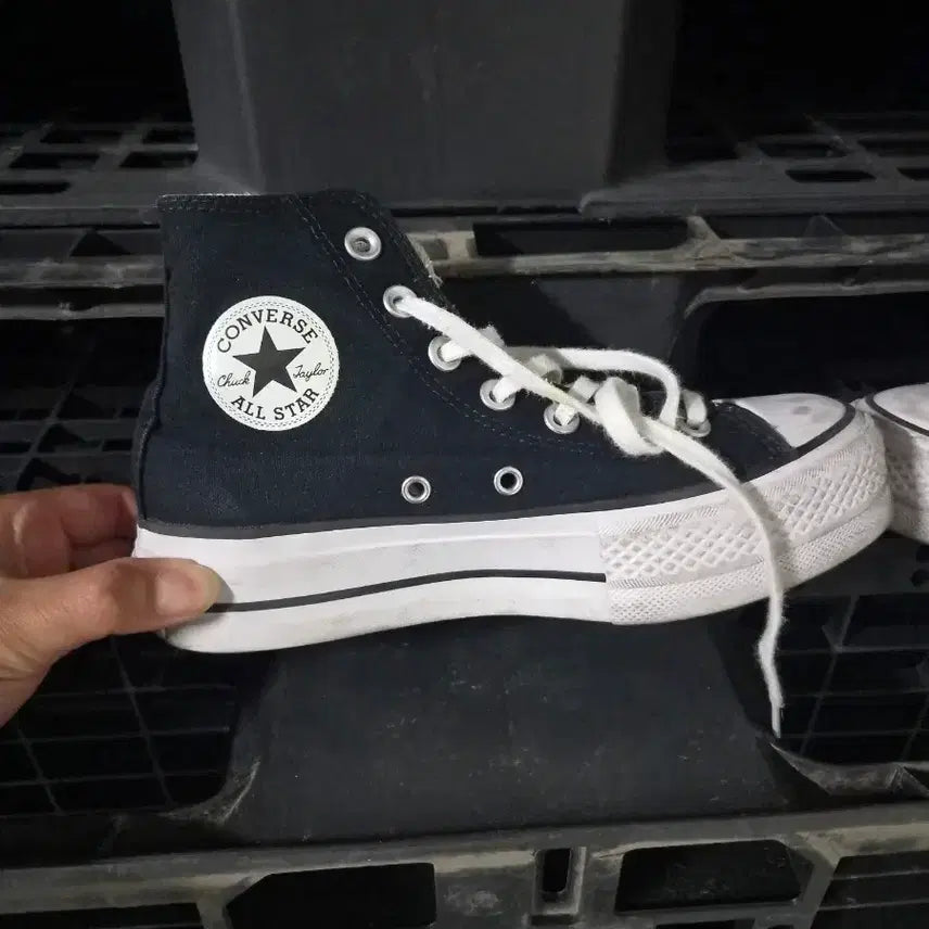 [BUNJANG] Converse Chuck Taylor All Star Lift Canvas Black Platform Sneakers (Women's 5.5) / 척테일러 올스타 리프트 캔버스 블랙(225)