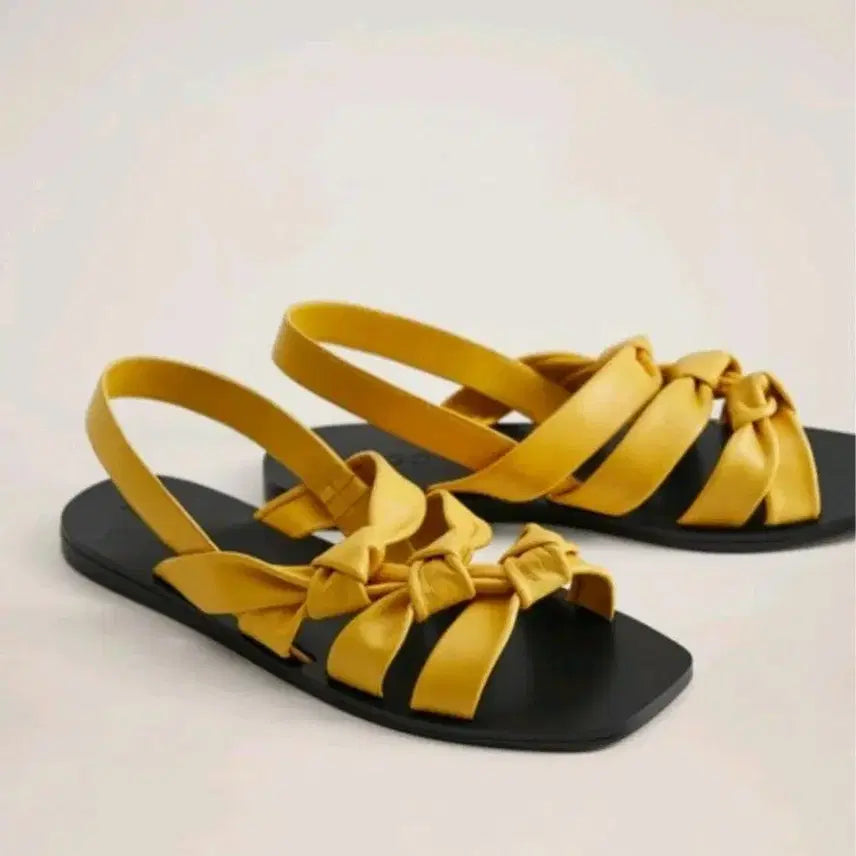 [BUNJANG] Mango Flat Sandals Size 250mm / 망고  플랫 샌들 250mm