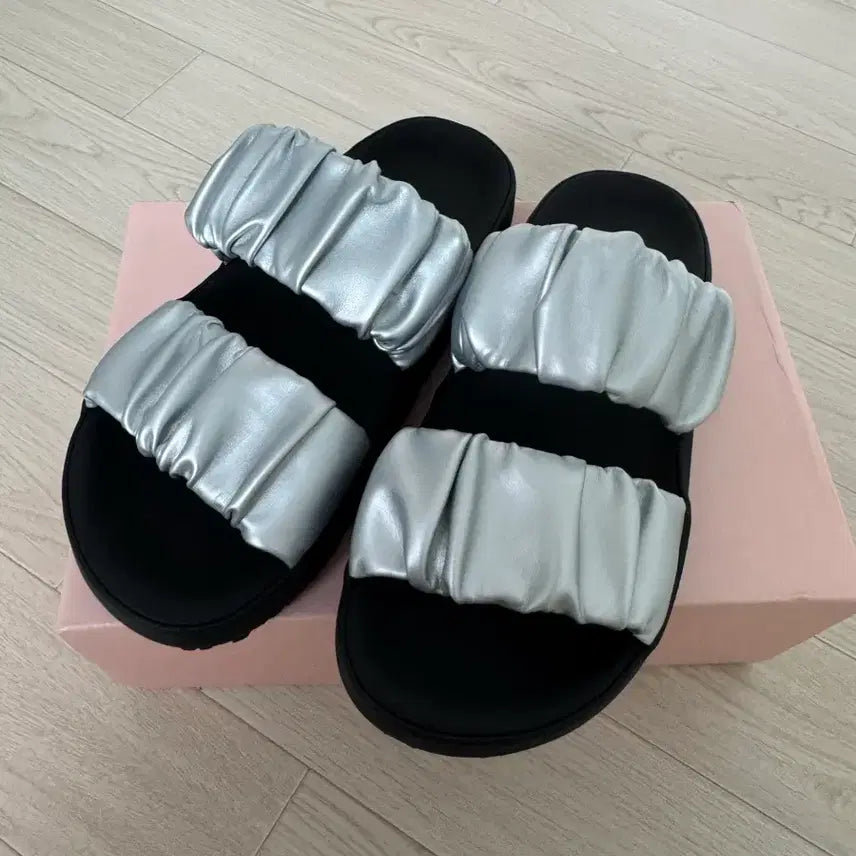 [BUNJANG] Shirring Platform Wedge Slippers (Size 240-245) / 셔링 통굽 슬리퍼 [240~245]