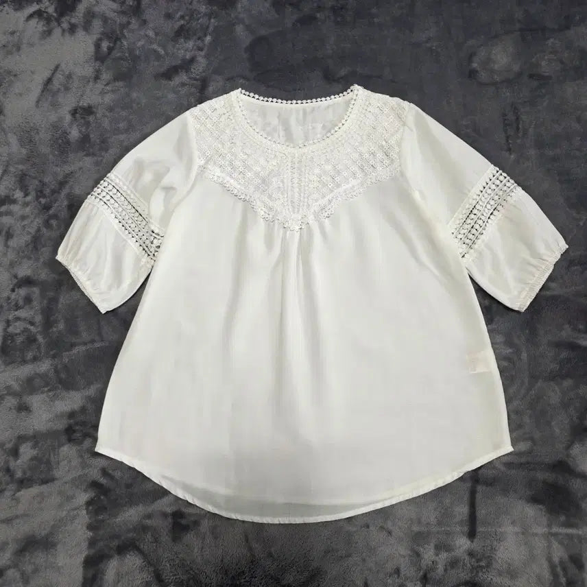 [BUNJANG] Antal Women's Embroidered Short-Sleeve Blouse Summer / (66)여성 Antal  앙탈 반팔 자수 블라우스 여름