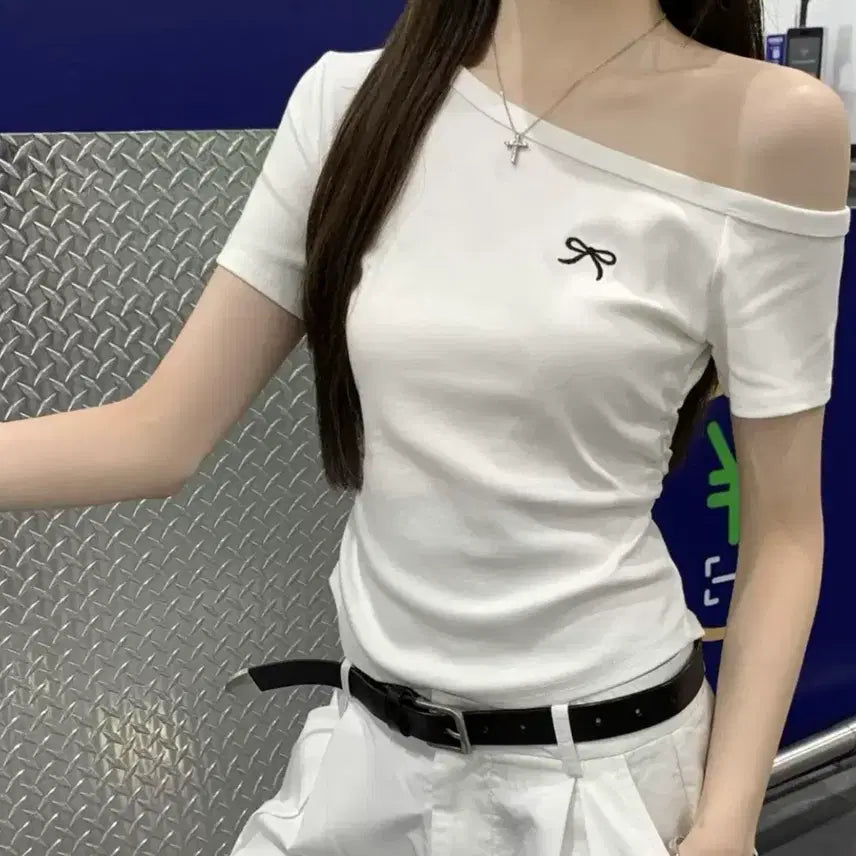 [BUNJANG] Off-Shoulder Ribbon Short-Sleeve T-Shirt / 오프숄더 리본 반팔 티셔츠 화이트