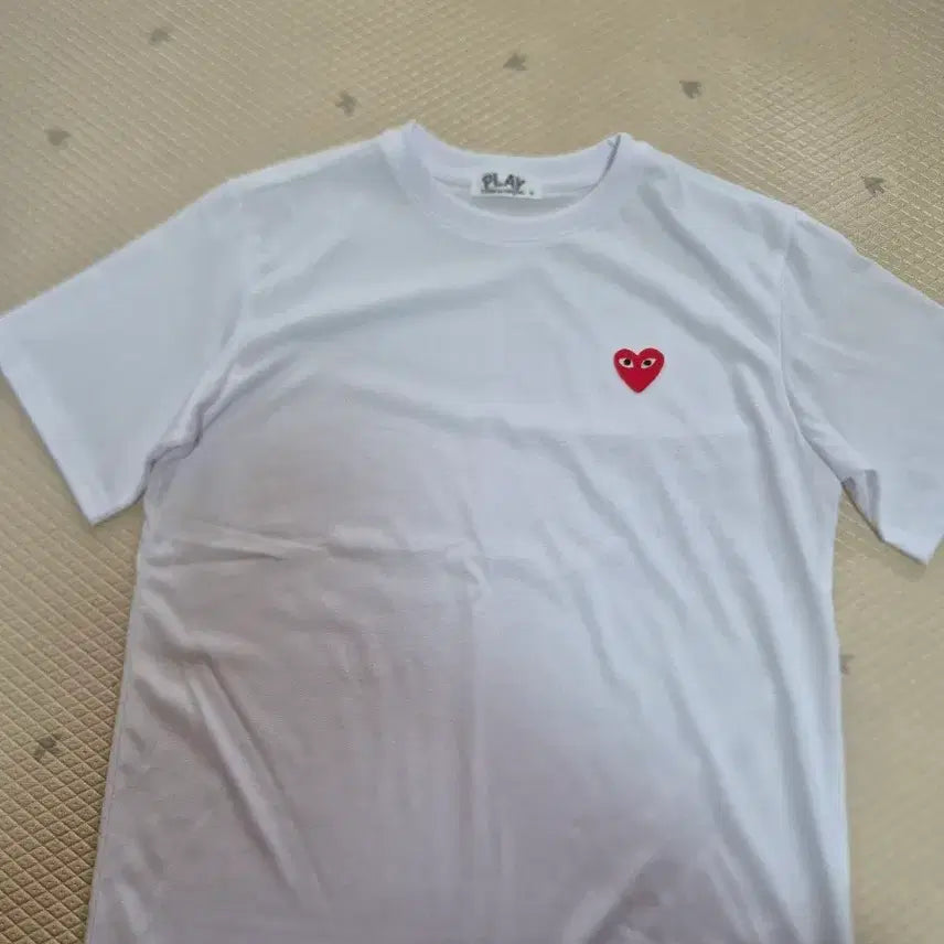 [BUNJANG] Comme des Garçons Play White Heart Logo T-Shirt / 꼼데 티셔츠