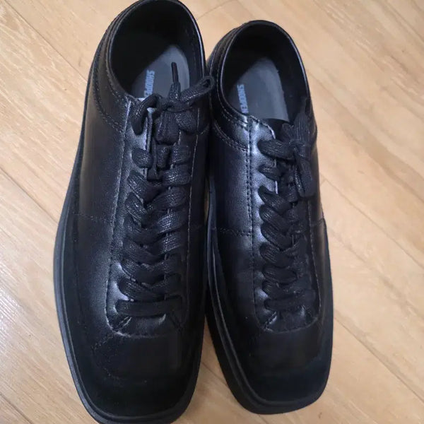 [BUNJANG] Sapatos Sneakers Black 270 / 슈펜 스니커즈.  새상품급.  270  6만 상태좋아요 남자신발