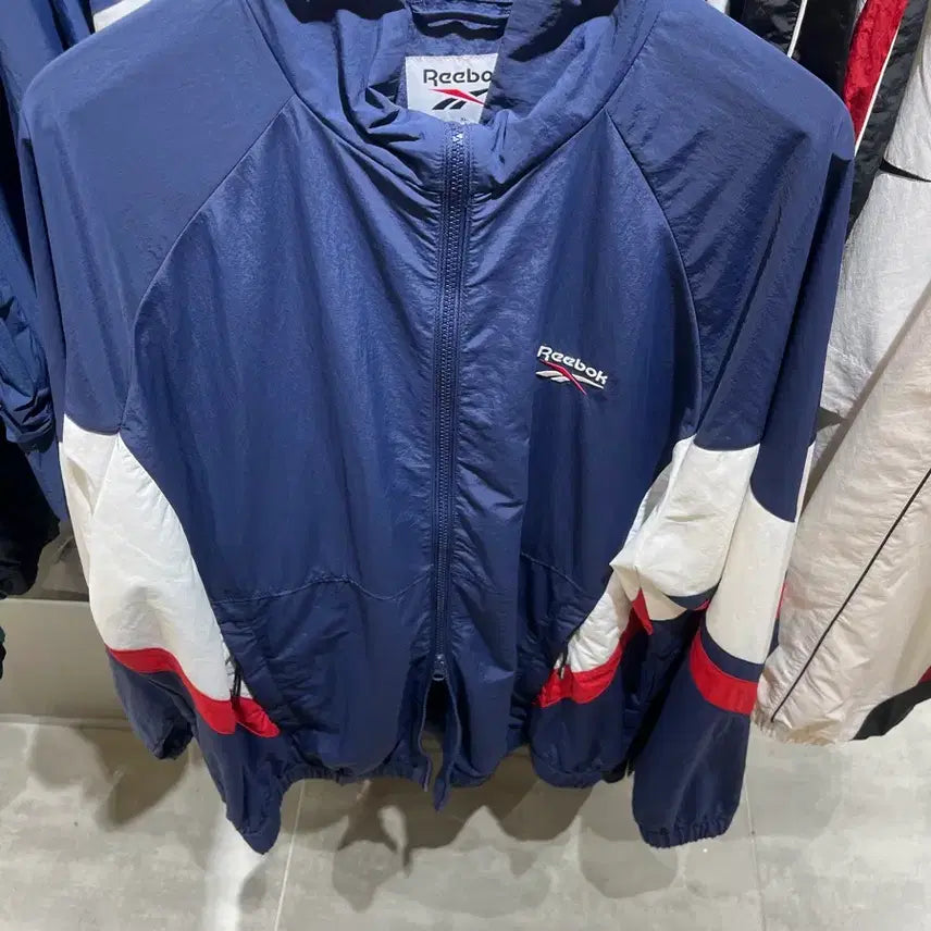[BUNJANG] Reebok Color Block Windbreaker Jacket (M-2XL) / 리복 컬러 블러 바람막이자켓 M~2XL 2컬러