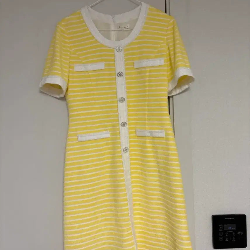 [BUNJANG] It Michaa Yellow Terry Stripe Dress / 잇미샤 엘로우 테리스트라이프 원피스