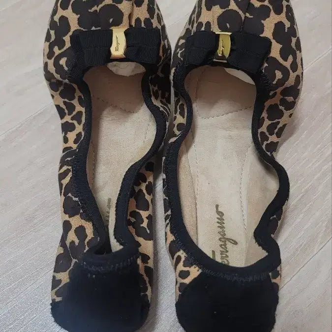 [BUNJANG] Salvatore Ferragamo My Joy Leopard Print Flat Shoes / 페라가모 정품 빈티지 마이조이 플랫 호피 (6반사이즈)