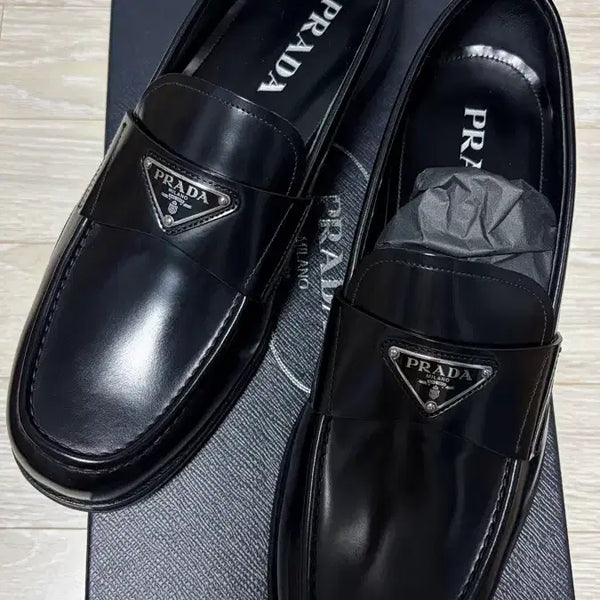 [BUNJANG] Prada Brushed Leather Loafers Black UK 9 / 프라다 브러쉬드 레더 로퍼 블랙 uk9