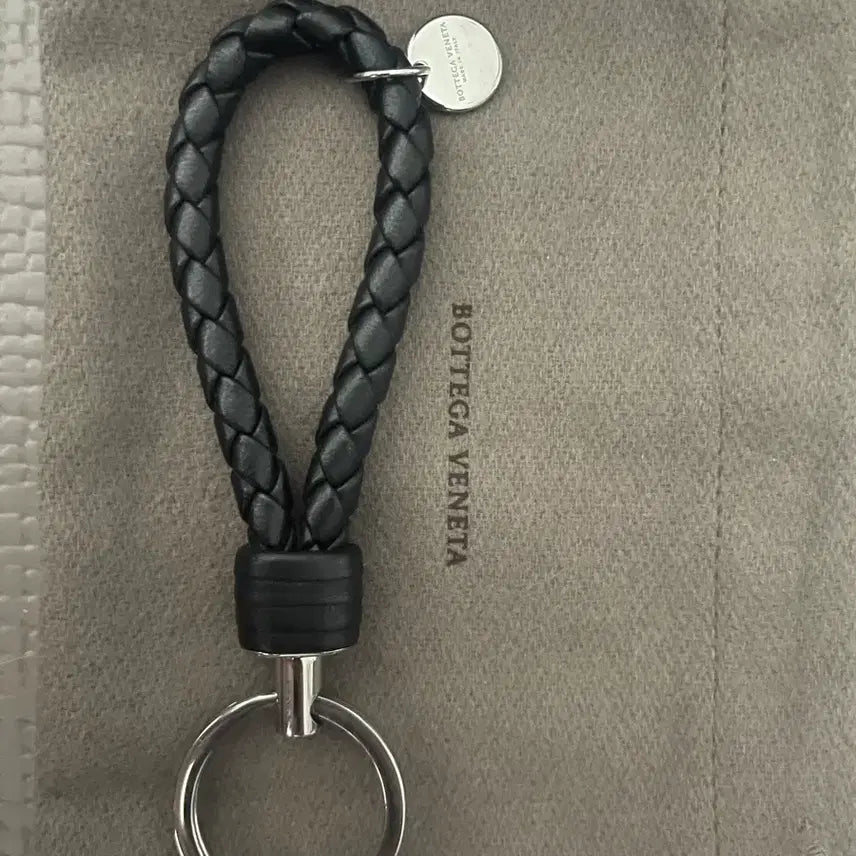 [BUNJANG] Bottega Veneta Logo Tag Keyring Black / 보테가베네타 로고태그 키링 블랙