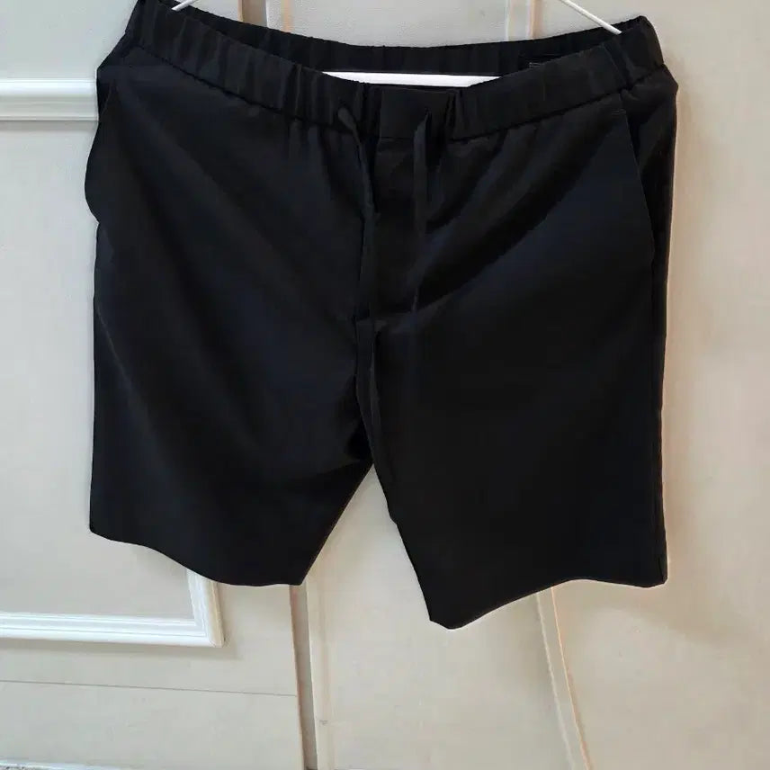 [BUNJANG] COS Black Banded Waist Shorts 30-31 / 코스 깔끔한 반바지 30~31