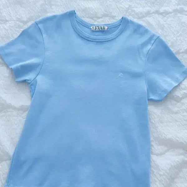 [BUNJANG] LEVAR Sky Blue Short Sleeve T-Shirt / LEVAR 르바 스카이 블루 반팔