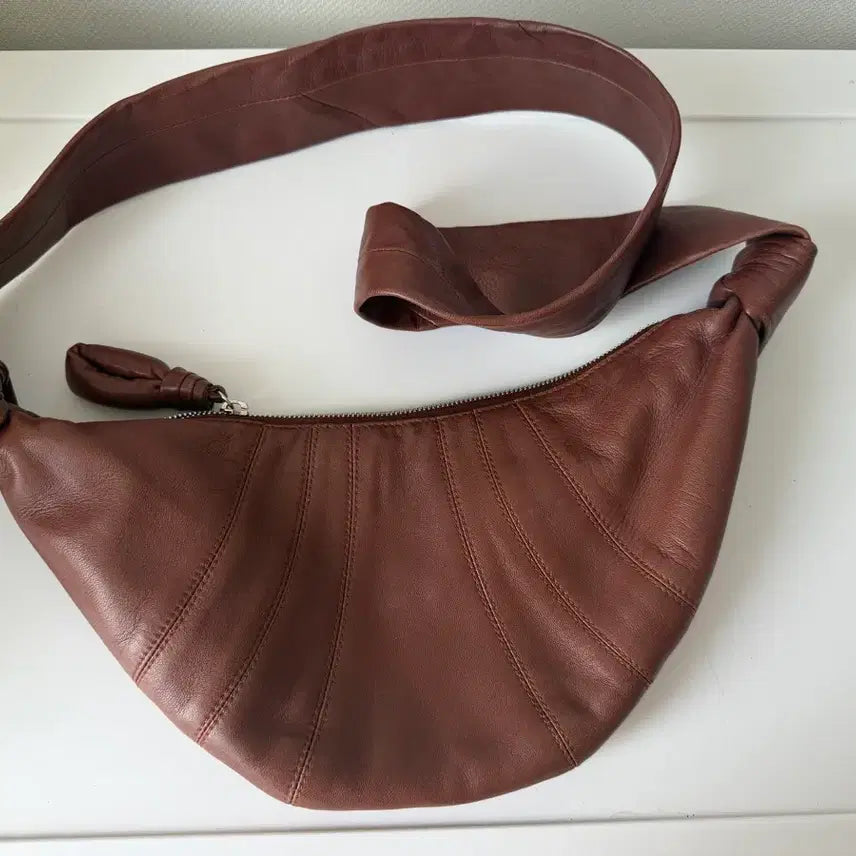 [BUNJANG] Lemaire Croissant Bag Small Brick Brown / 르메르 크로와상백 스몰 브릭브라운
