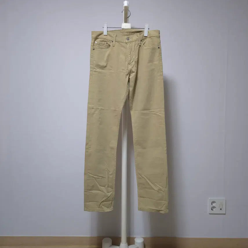 [BUNJANG] Levi's 504 Regular Fit Beige Trousers W82L86 / (32) Levi's 리바이스504 W82L86 레귤러핏 베이지 (새옷)