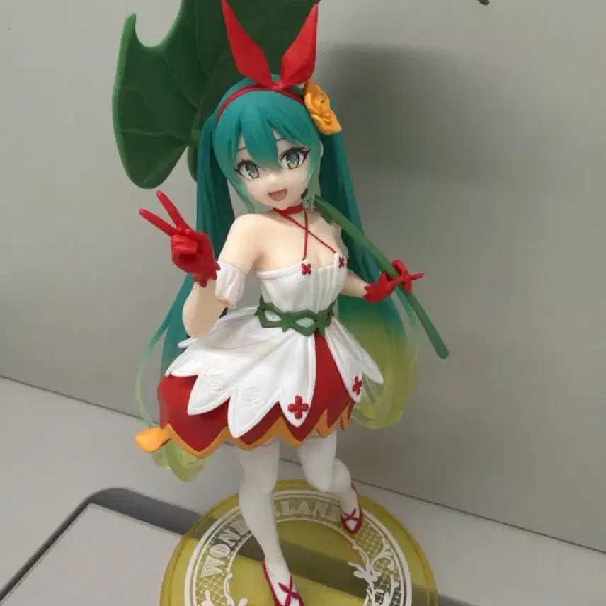 [BUNJANG] Hatsune Miku Thumbelina Figure / 하츠네 미쿠 엄지공주 피규어