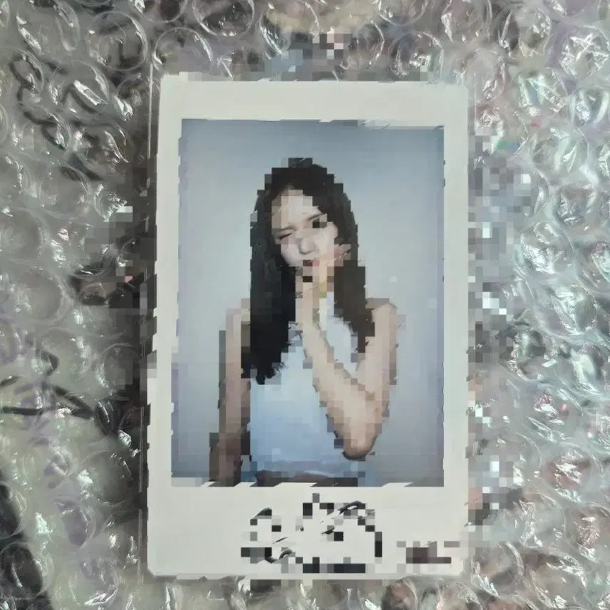 [BUNJANG] TripleS Jiwoo Signed Polaroid / 트리플에스 이지우 싸인폴라로이드 판매