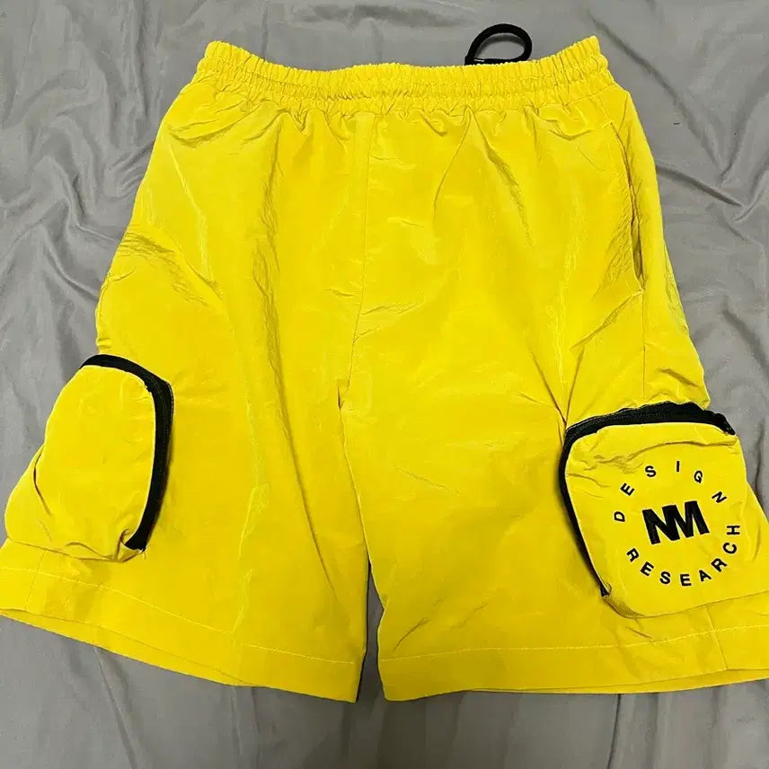 [BUNJANG] Nomaterial Yellow Cargo Shorts / 노매뉴얼 옐로우 카고 반바지