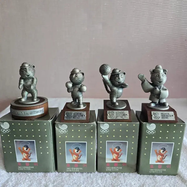 [BUNJANG] 1988 Seoul Olympics Hodori Mascot Pewter 4-Figure Set / 1988 서울올림픽 마스코트 호돌이 주석 4종 세트