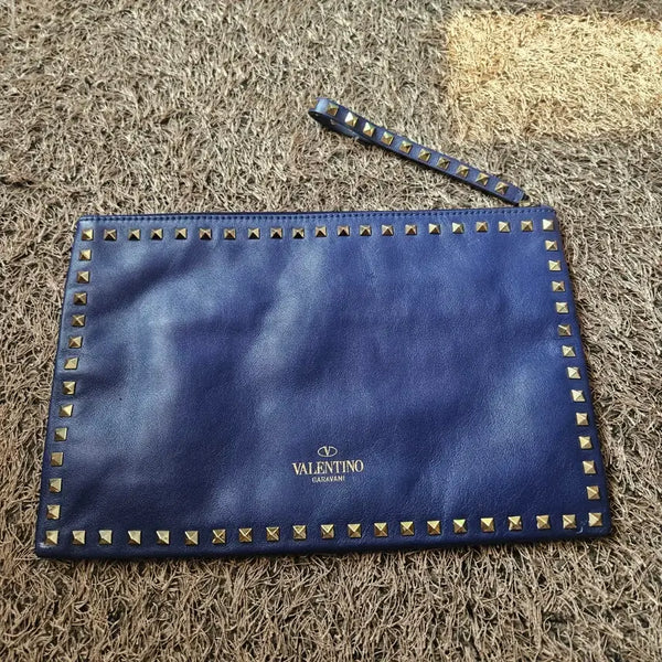 [BUNJANG] Valentino Rockstud Blue Clutch 34 x 22 cm / 발렌티노 락스터드 블루 클러치 34 x 22 size