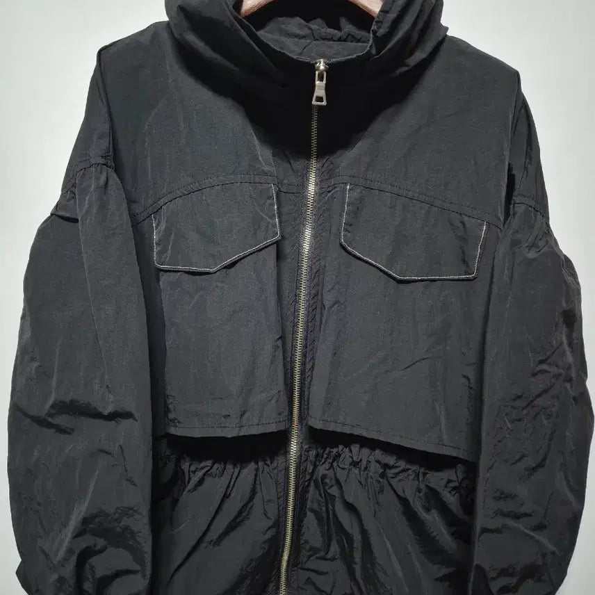 [BUNJANG] Women's Black Shirring Hooded Windbreaker Jacket / [여자Free]블랙 셔링 후드 바람막이 자켓