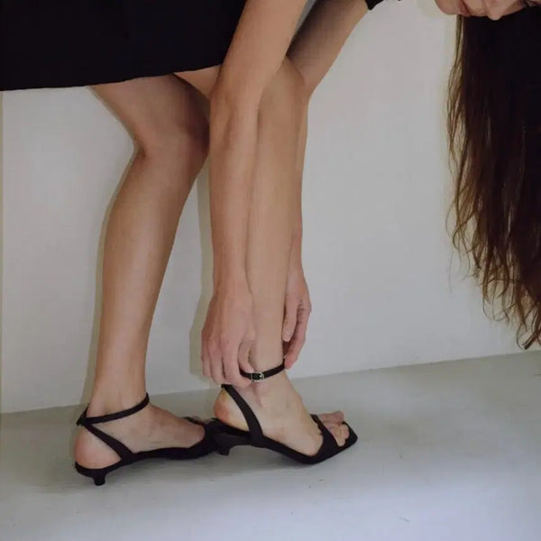 [BUNJANG] Nuhar Cowhide Kitten Heel Sandals / (더로우맛) 누하르 소가죽 키튼힐 샌들