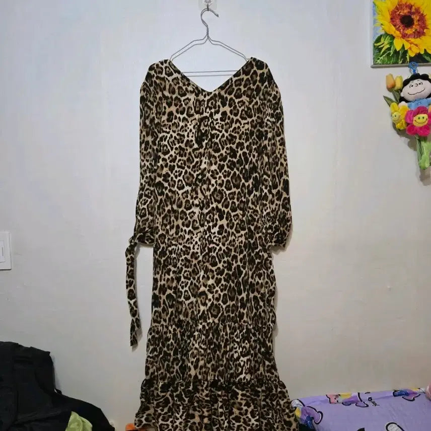 [BUNJANG] Stylenanda Leopard V-Neck Frill Maxi Dress / 스타일난다 레오파드 브이넥 프릴 롱 원피스 호피무늬 언발란스 맥시 ops