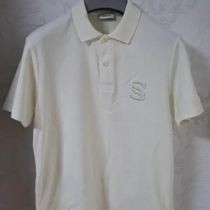 [BUNJANG] Sandro Premium Pique S-Logo Short Sleeve T-Shirt Cream White (M / 100-105) / (매장판 22ss) 산드로 반팔티셔츠 100~105