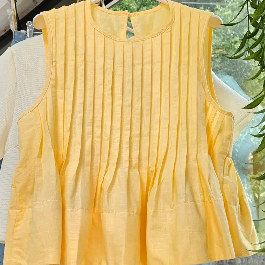 [BUNJANG] Linen/Ramie Sleeveless Frill Blouse / [새상품]린넨/마 민소매 프릴 블라우스