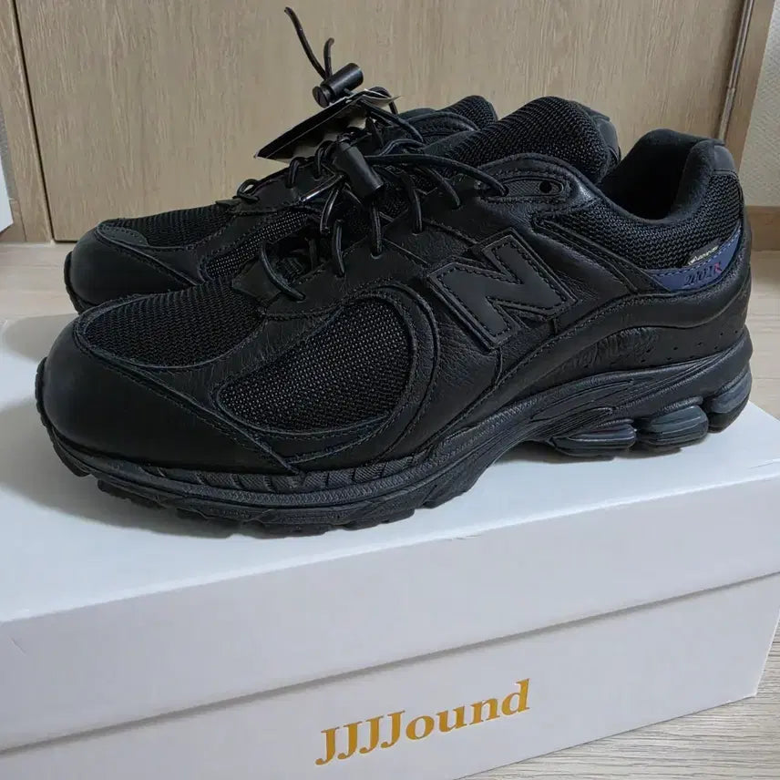 [BUNJANG] New Balance x JJJJound 2002 Leather GORE-TEX Blackstorm (Size 270) / [270새상품] 뉴발란스xjjjjound 2002 레더 고어텍스 블랙스톰