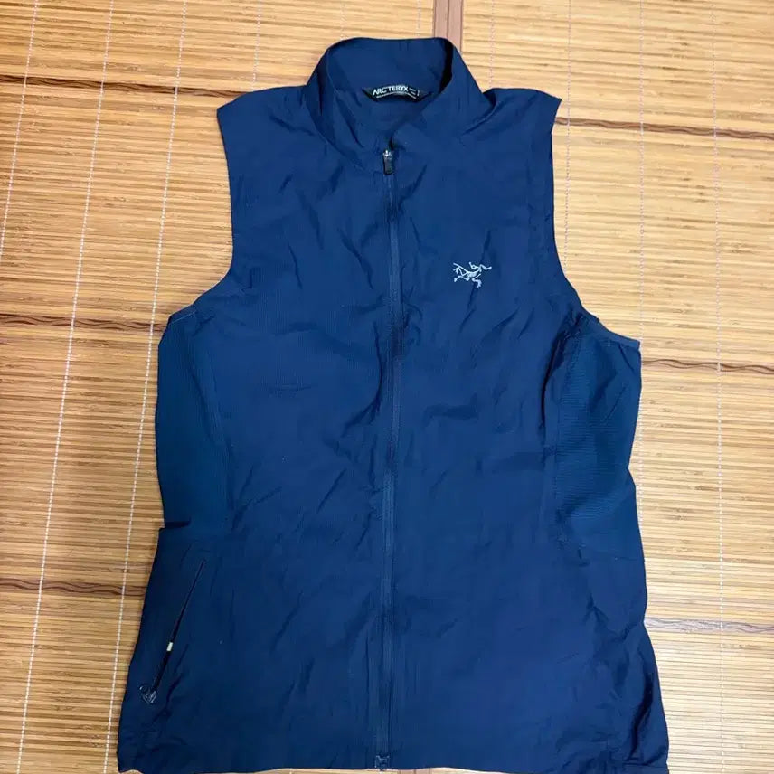 [BUNJANG] Arc'teryx Women's Lightweight Vest Navy S / 아크테릭스 경량 조끼 네이비 여성 등산 s