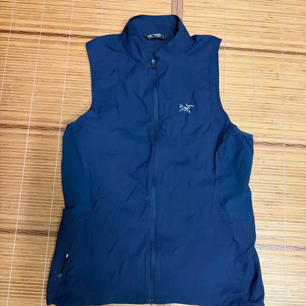 [BUNJANG] Arc'teryx Women's Lightweight Vest Navy S / 아크테릭스 경량 조끼 네이비 여성 등산 s