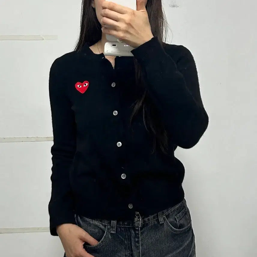 [BUNJANG] Comme des Garçons Heart Appliqué Cardigan Black / 꼼데가르송 하트 와펜 가디건 블랙