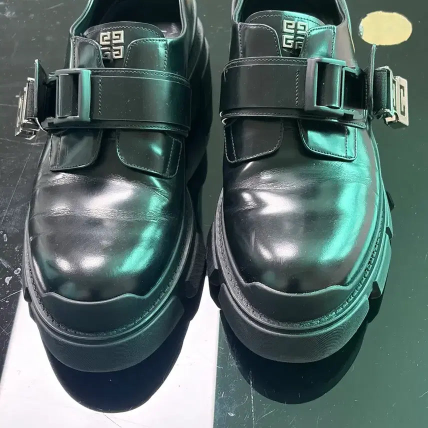 [BUNJANG] Givenchy Black Lock Closure Shoes / 지방시 블랙 락 클로저 슈즈