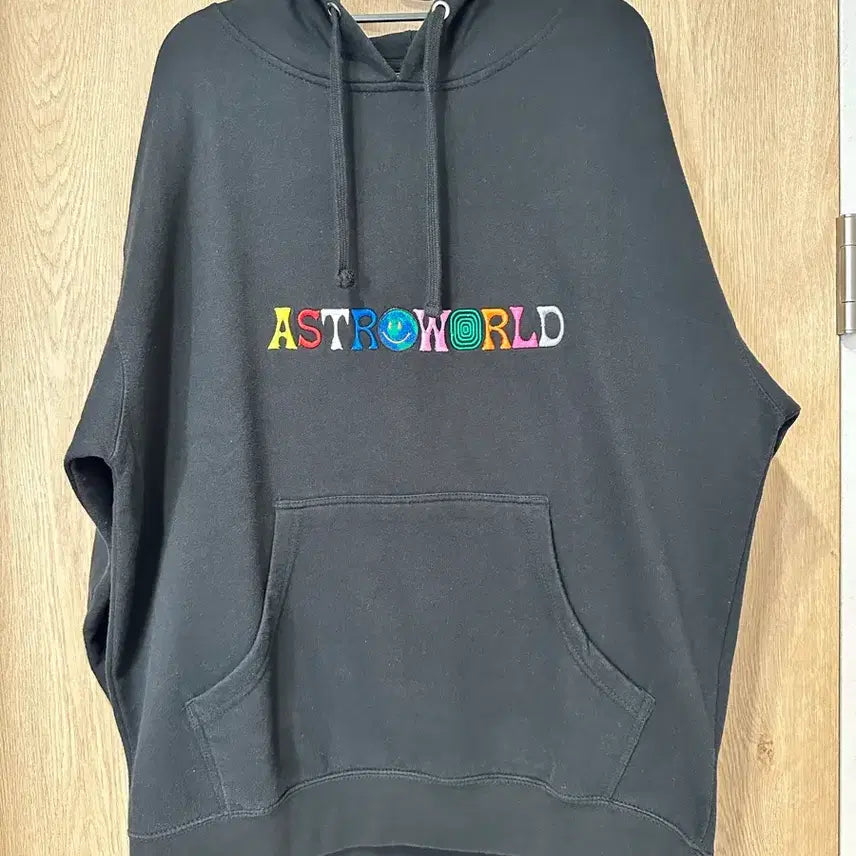 [BUNJANG] Travis Scott Astroworld Logo Hoodie Black / 트래비스 스캇 아스트로월드 로고 후디 블랙