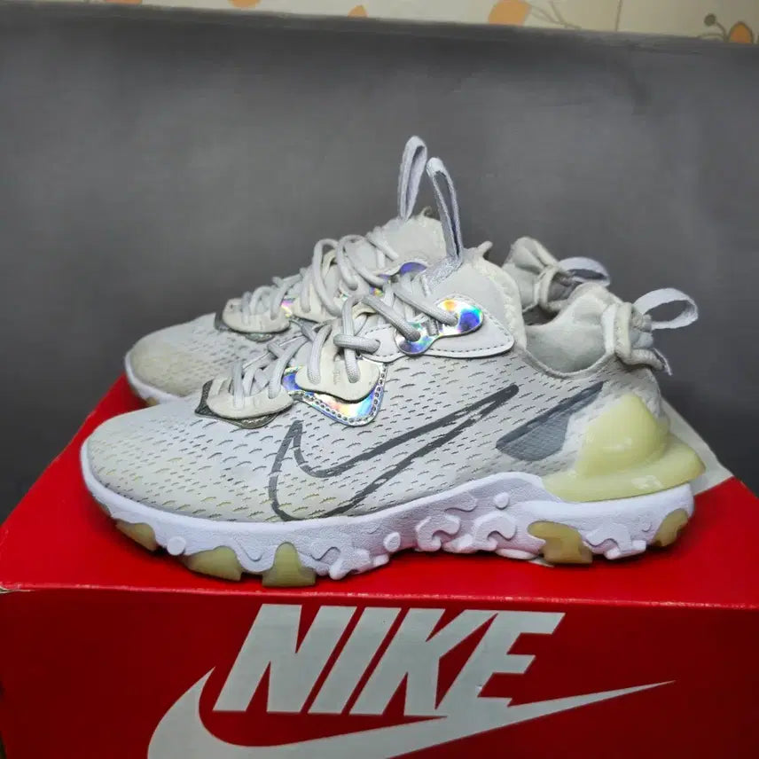 [BUNJANG] Nike React Sneakers (240) / 나이키 리액트 운동화 (240)