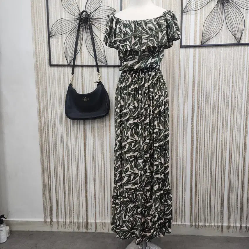 [BUNJANG] 8pm Green Pattern Off-Shoulder Dress / 8pm 오픈숄더 초록 패턴 원피스 free