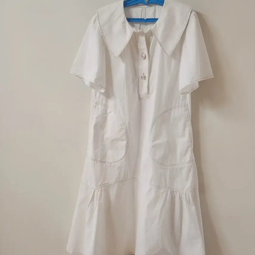 [BUNJANG] Wide Collar Stitch Dress / 엣지 와이드카라 스티치원피스 55