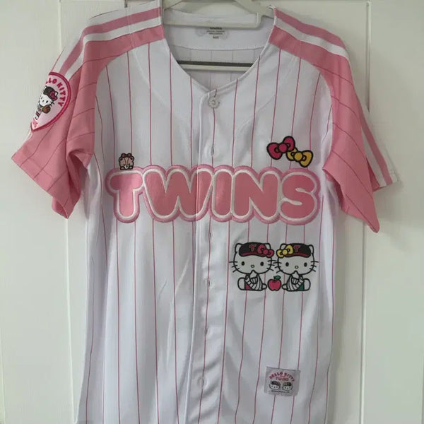 [BUNJANG] LG Twins Hello Kitty Collaboration Uniform White/Pink Size 90 / 엘지트윈스 헬로키티 유니폼 흰핑 90