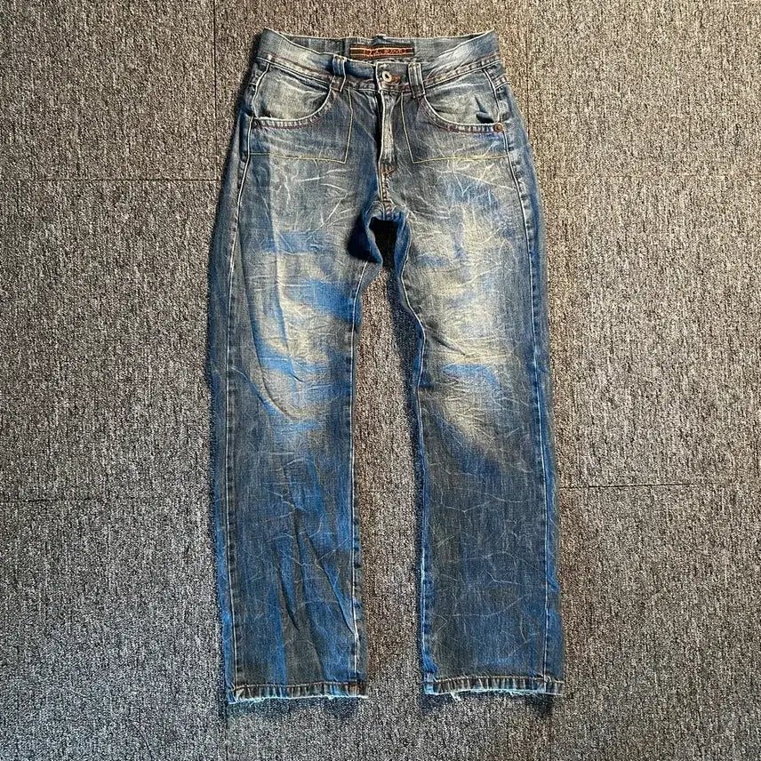 [BUNJANG] T2X JEANS Japan Vintage Washed Embroidered Denim Pants / T2X JEANS jpn 빈티지 워싱 자수 데님 팬츠