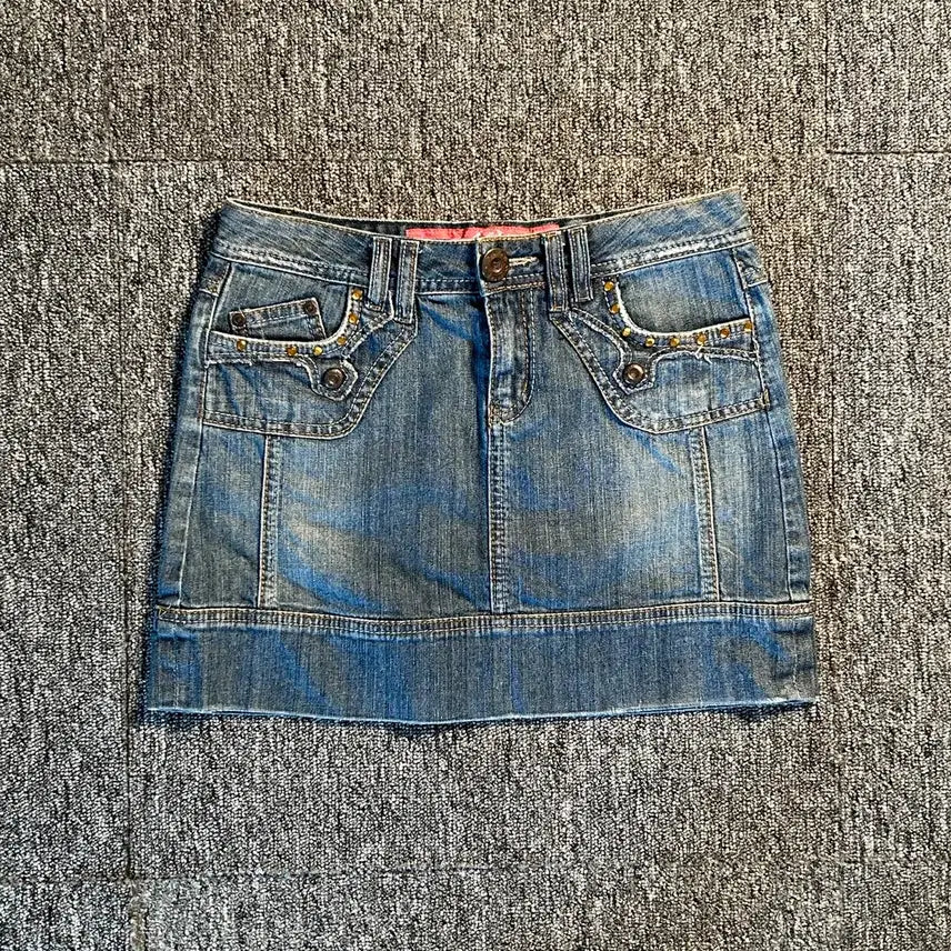 [BUNJANG] B. Jeans Beaded Logo Washed Denim Mini Skirt / B jeans 비즈 로고 워싱 데님 미니 스커트