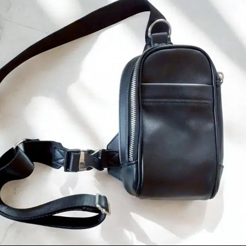 [BUNJANG] H&M Mini Crossbody Bag (Sling Bag) / H&M 미니 크로스백 (슬링백)