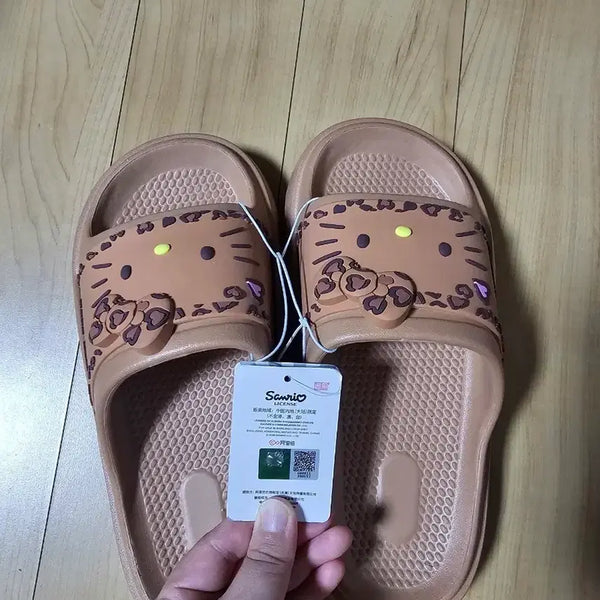 [BUNJANG] Sanrio Hello Kitty Leopard Pattern Slippers Beige / 산리오 헬로키티 레오파드 패턴 슬리퍼 베이지