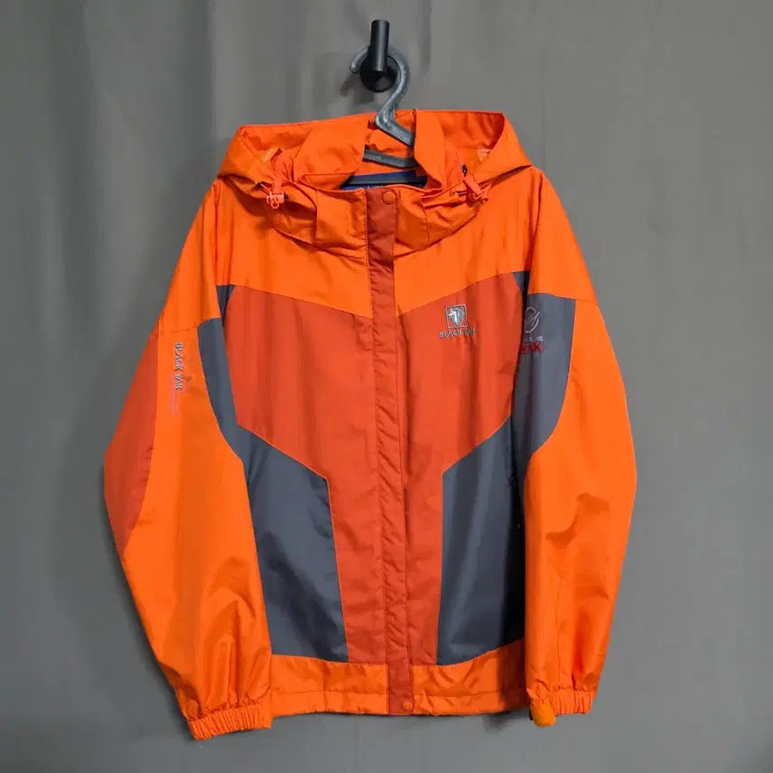 [BUNJANG] Blackyak Windbreaker Jacket / 블랙야크 바람막이