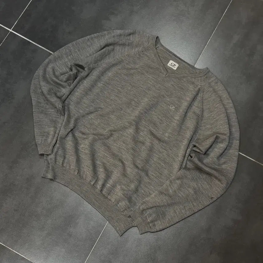[BUNJANG] CP Company V-Neck Knitwear M / CP company 브이넥