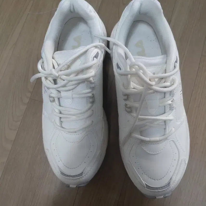[BUNJANG] Fila Women's Sneakers Size 245 / 여성휠라신발245
