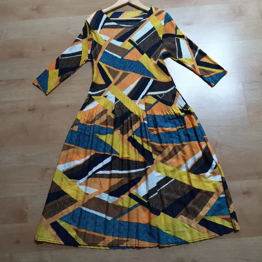 [BUNJANG] Pleats Me Pleated Pattern Dress Free Size / 플리츠미 플리츠 패턴 원피스 free