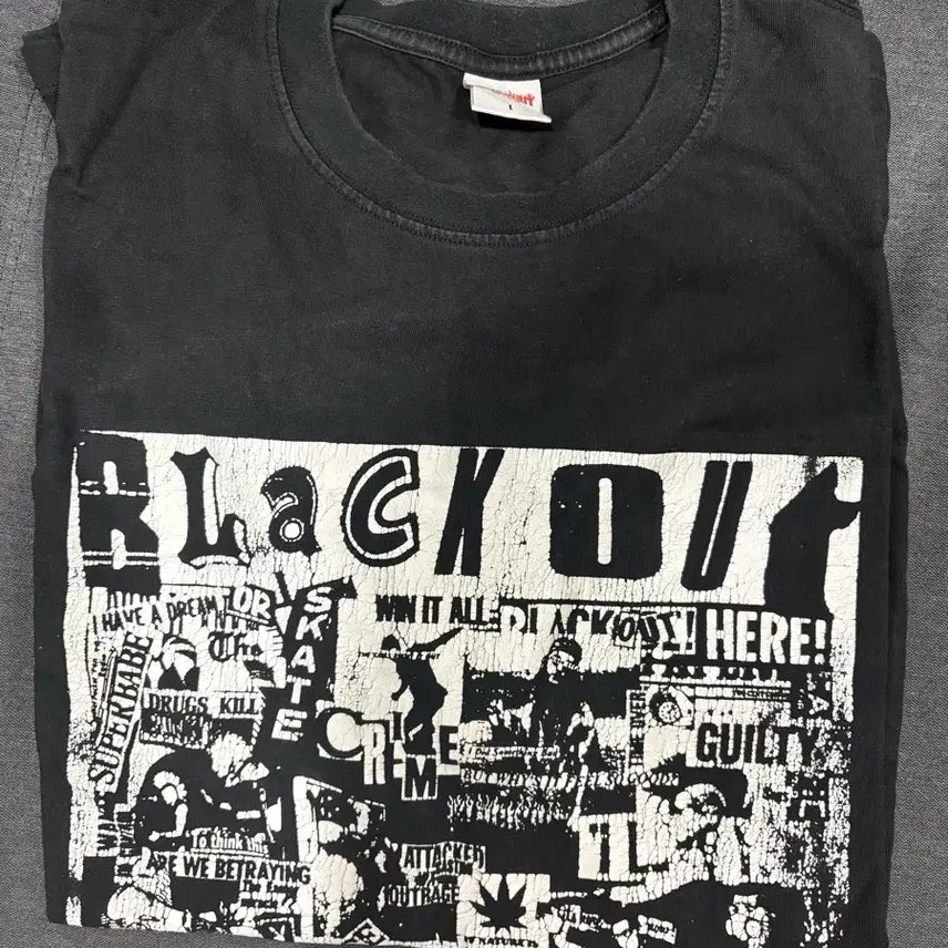 [BUNJANG] Blackout T-Shirt (L) / (L) 블랙아웃 티셔츠