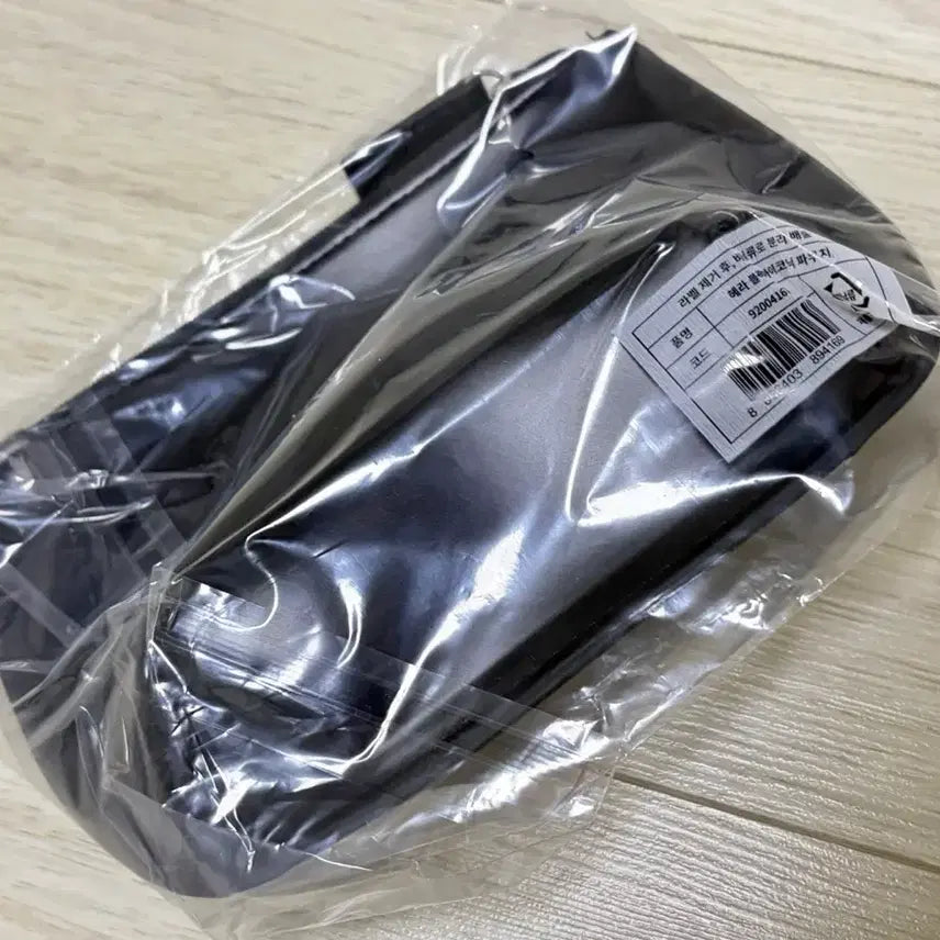 [BUNJANG] Hera Black Iconic Pouch / 헤라 블랙 아이코닉 파우치