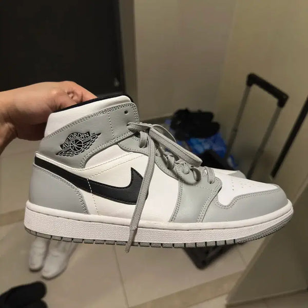[BUNJANG] Nike Air Jordan 1 Mid Smoke Grey (260mm) / 나이키 에어조던 미드 스모크 그레이 260사이즈 판매합니다