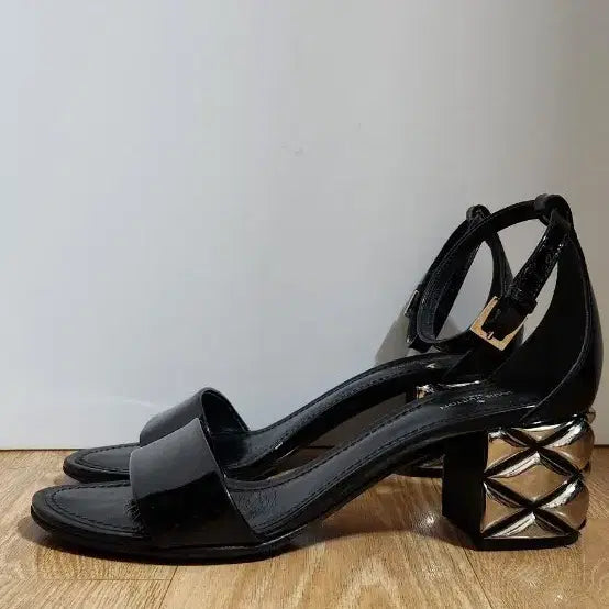 [BUNJANG] Louis Vuitton Lock Strass Sandals / (38/245)루이비통 락 스터드 샌들 슬리퍼 숙녀화